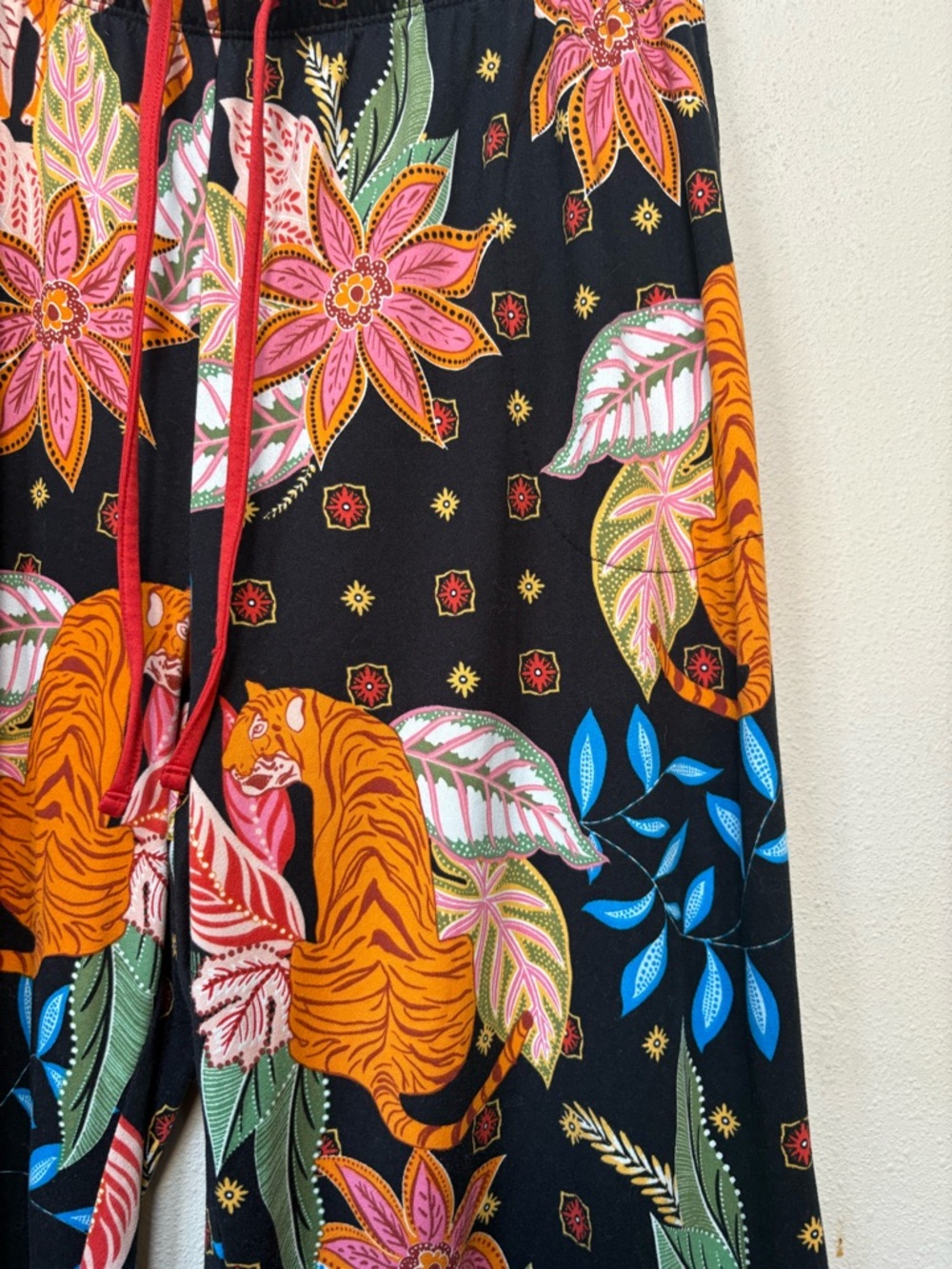 Tiger Print Pajama Set Matching Lounge Set Floral Animal Print Size L/G - Picture 10 of 10